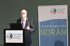 Dr. Uwe Müller, Leiter Schlafstudie (Deutsches Zentrum für Luft- und Raumfahrt e.V. Köln)